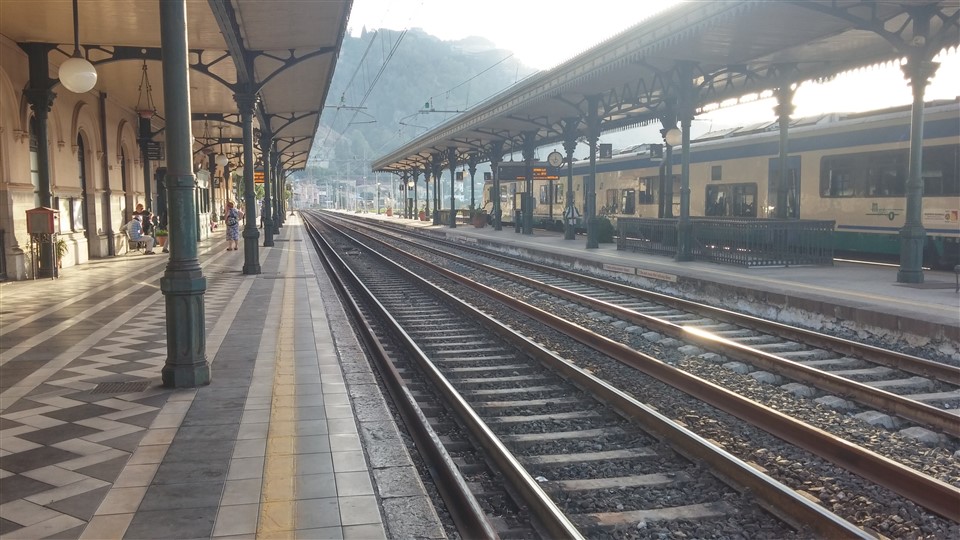 taormina-gardini-naxos-tren-istasyonu